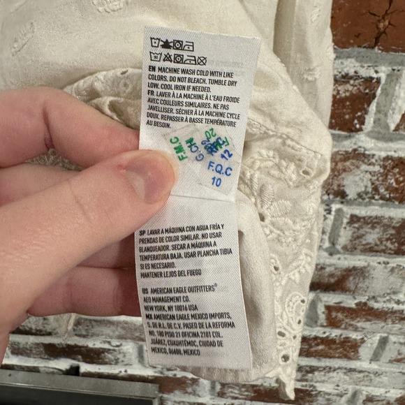 American Eagle Baby Doll Cream Smocked Eyelet Puff Sleeve Tiered‎ Mini Dress M - Picture 16 of 16